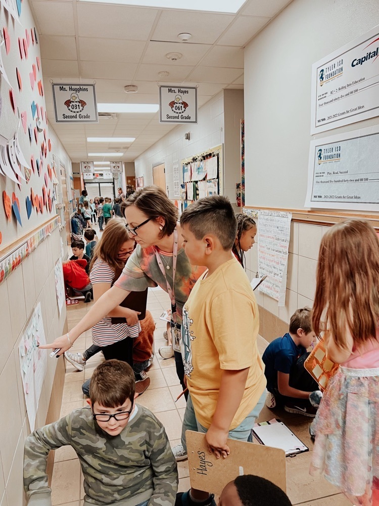 OwensTylerISD's tweet image. Our 2nd graders loved using their math skills in the #Lead4Ward Tour of Knowledge activity! 📘✏️ #SoaringInSecond #OwensEagles