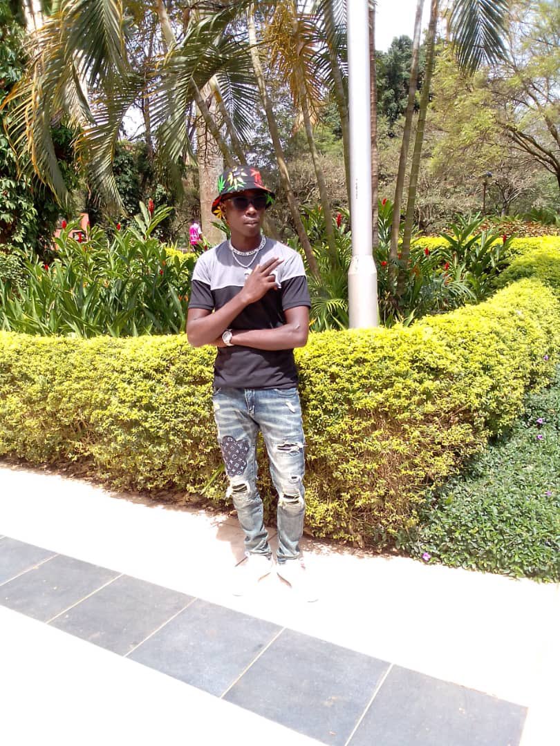 boify_ug's tweet image. How do i look with my big broo@ Djay Denno