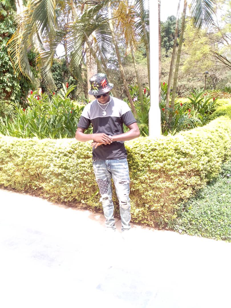 boify_ug's tweet image. How do i look with my big broo@ Djay Denno