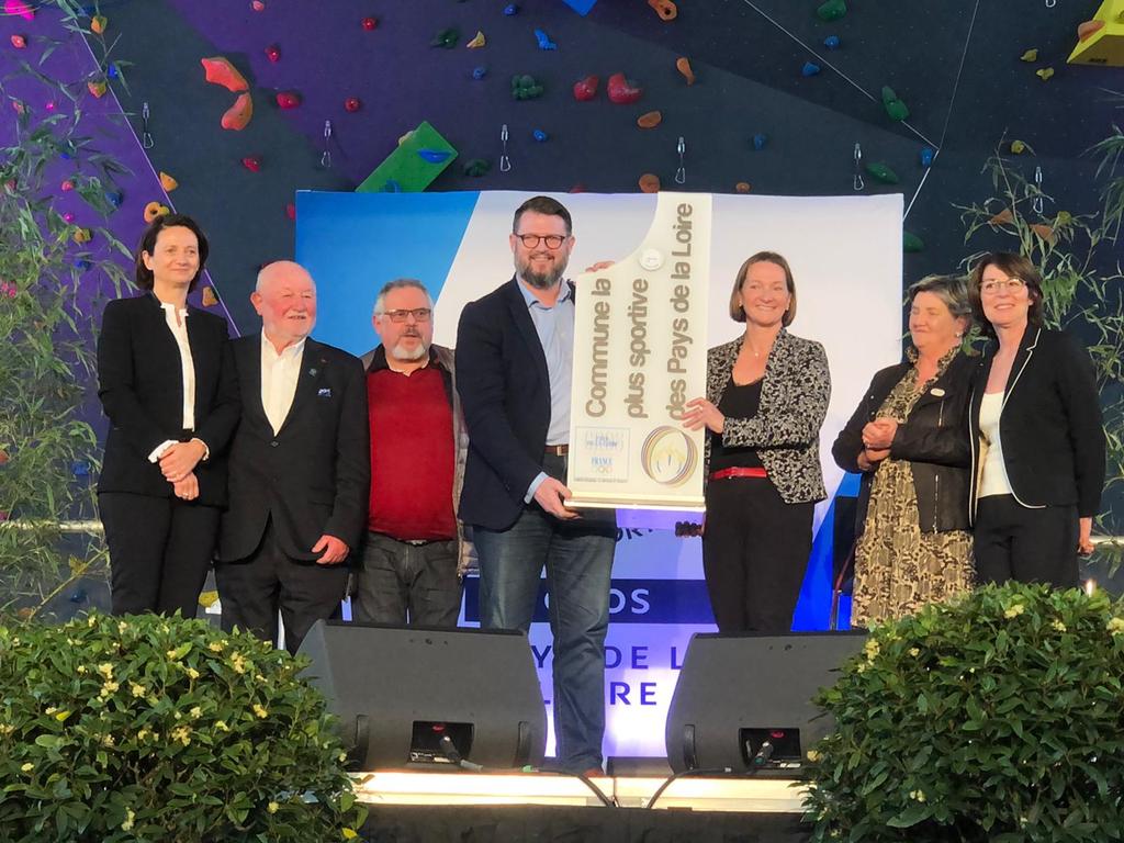 SPORTPDL's tweet photo. Félicitations à Les Herbiers 🔥🔥🔥 #villesportive des #paysdelaloire 
Commune la plus sportive - catégorie 4 000 à 8 000 habitants. https://t.co/nCqvSfb3fo