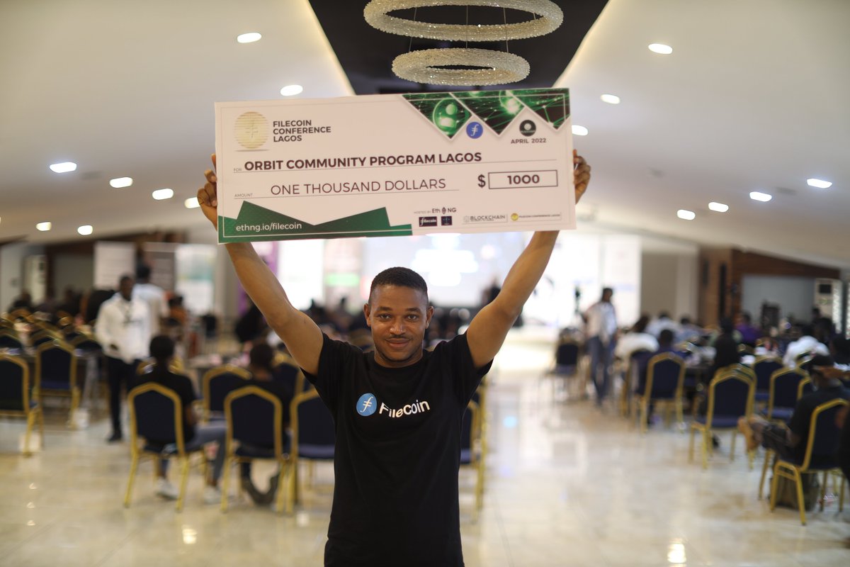 EthereumNigeria's tweet photo. @Divine_Vessel presenting #FilecoinconferenceLagos Hackathon Winners.
#HackWithFilecoin #Filecoin #FilecoinconferenceLagos
@BlockchainUNN @Blocverse_ @koderHolic @betdemand @Stack_Shift @EthereumNigeria https://t.co/5RD9sEQ0jf