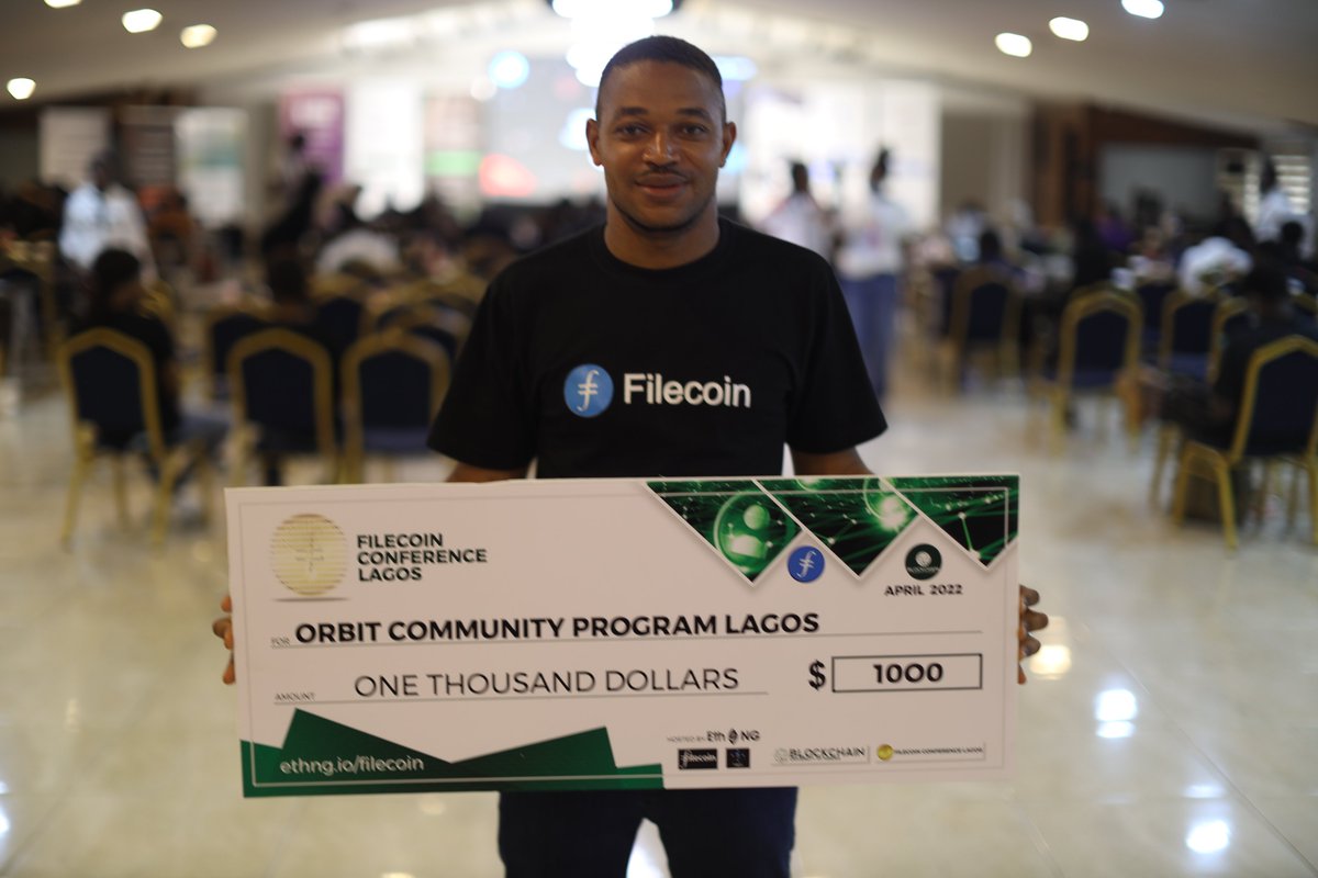 EthereumNigeria's tweet photo. @Divine_Vessel presenting #FilecoinconferenceLagos Hackathon Winners.
#HackWithFilecoin #Filecoin #FilecoinconferenceLagos
@BlockchainUNN @Blocverse_ @koderHolic @betdemand @Stack_Shift @EthereumNigeria https://t.co/5RD9sEQ0jf