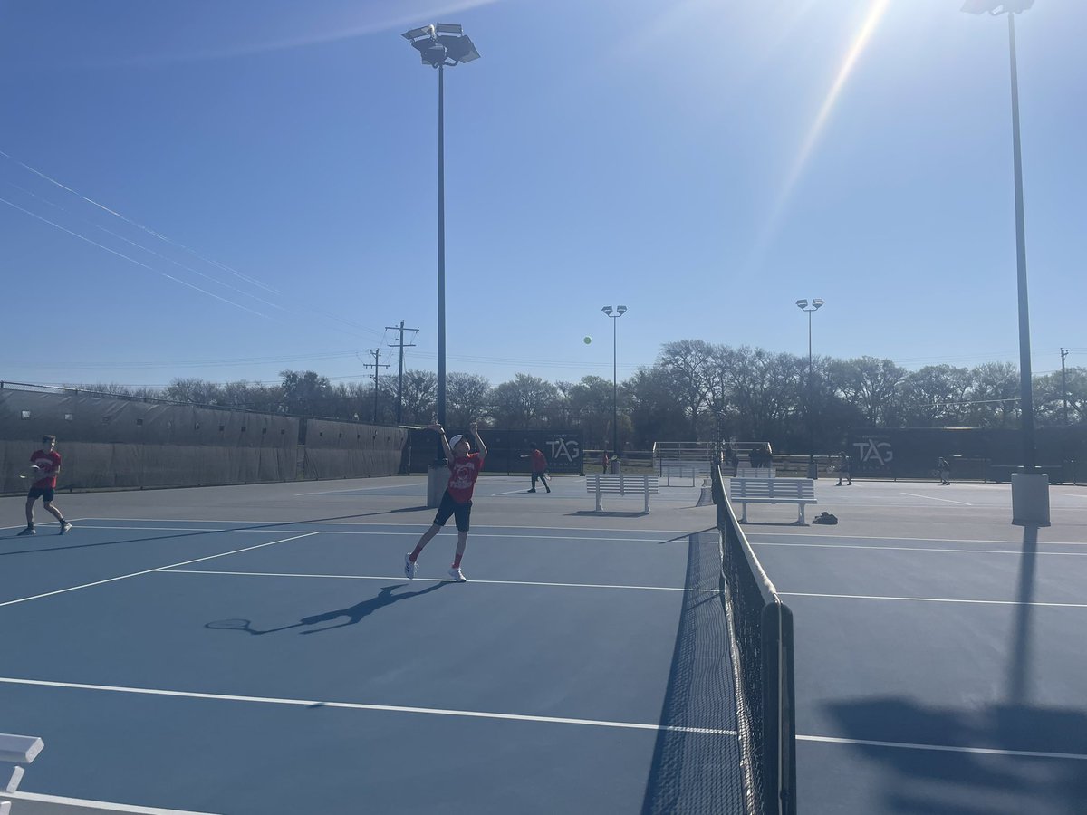 CardinalTennis1's tweet photo. Middle School district tournament! #RedRed #TeamMelissa https://t.co/L3dUbKlS6K