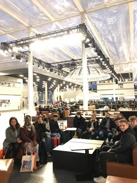LyceeDouanier's tweet photo. Nos lycéens mathématiciens participent au congrès "Maths en Jean" à CentraleSupelec à Paris-Saclay. https://t.co/lNU1d9ljPb