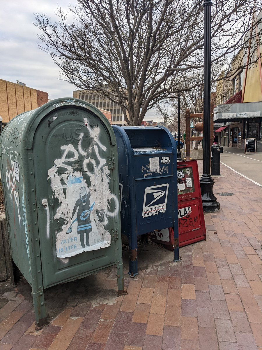 USOwlPost's tweet photo. A well-loved trio in Lawrence, Kansas for #postboxsaturday https://t.co/afGHwz2eYt