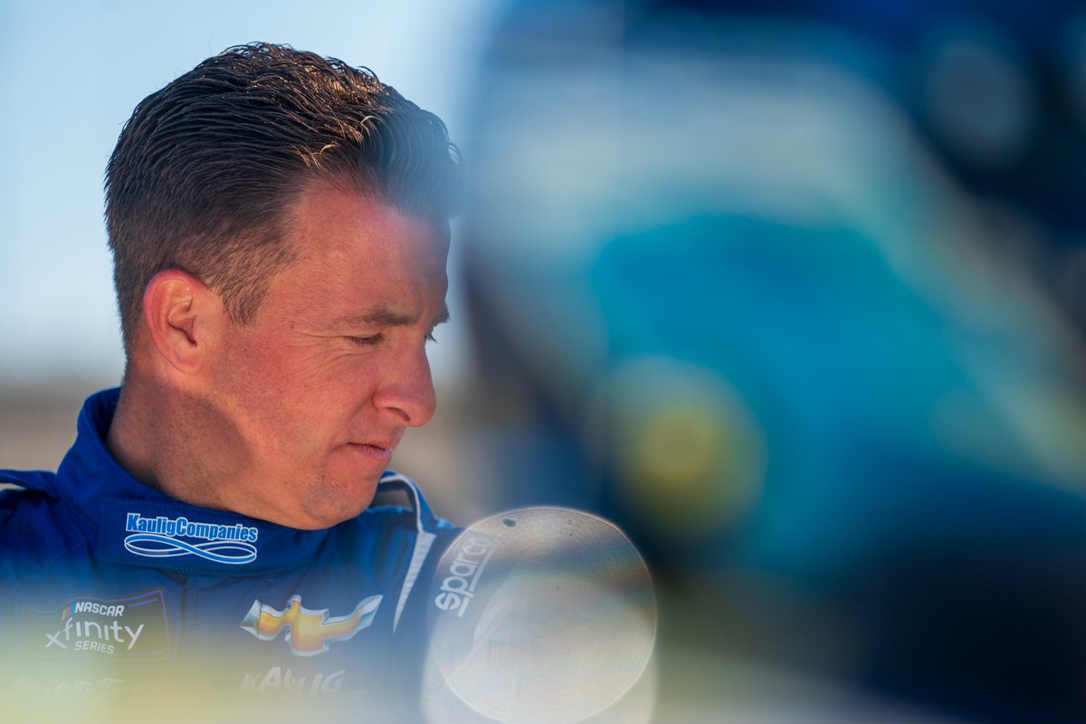 KauligRacing's tweet photo. Not only is he #TrophyHunting today, but he's also #CheckChasing. ππ°
@AJDinger is looking for his second career #Dash4Cash win!
#ToyotaCare250 | #TrophyHunting https://t.co/vGRM19njmh