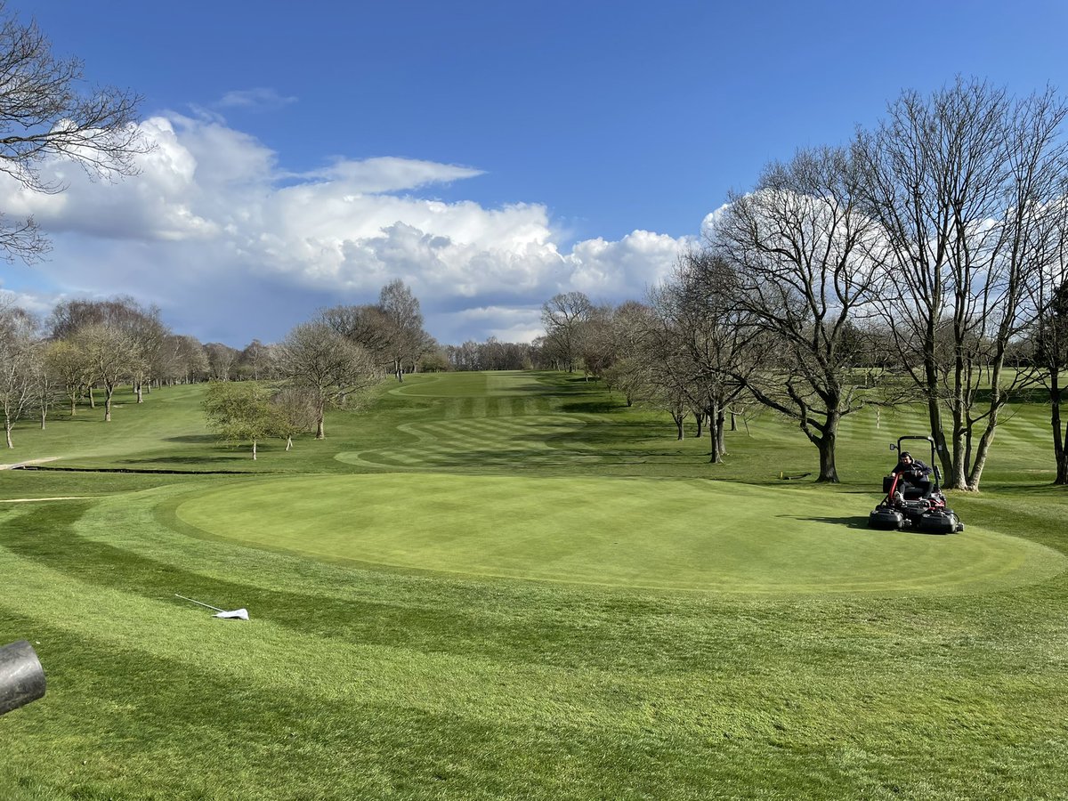 Evening cut and roll. Busy weekend for <a href="/OltonGolfClub/">Olton Golf Club</a> with Saturday medal, Sunday fiddle flowed by clutch tour pro am. Frosts not helping but course is looking great !