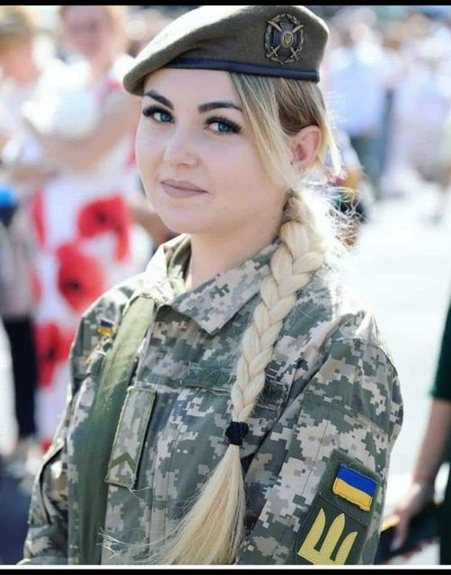 Skenderbeu0622's tweet photo. There are some 60,000 Ukrainian female soldiers fighting alongside the brave Ukrainian men. #girls #women #Ukraine️ #Russia #UkrainianArmy #RussianArmy #Україна https://t.co/lpxNPzkSkg