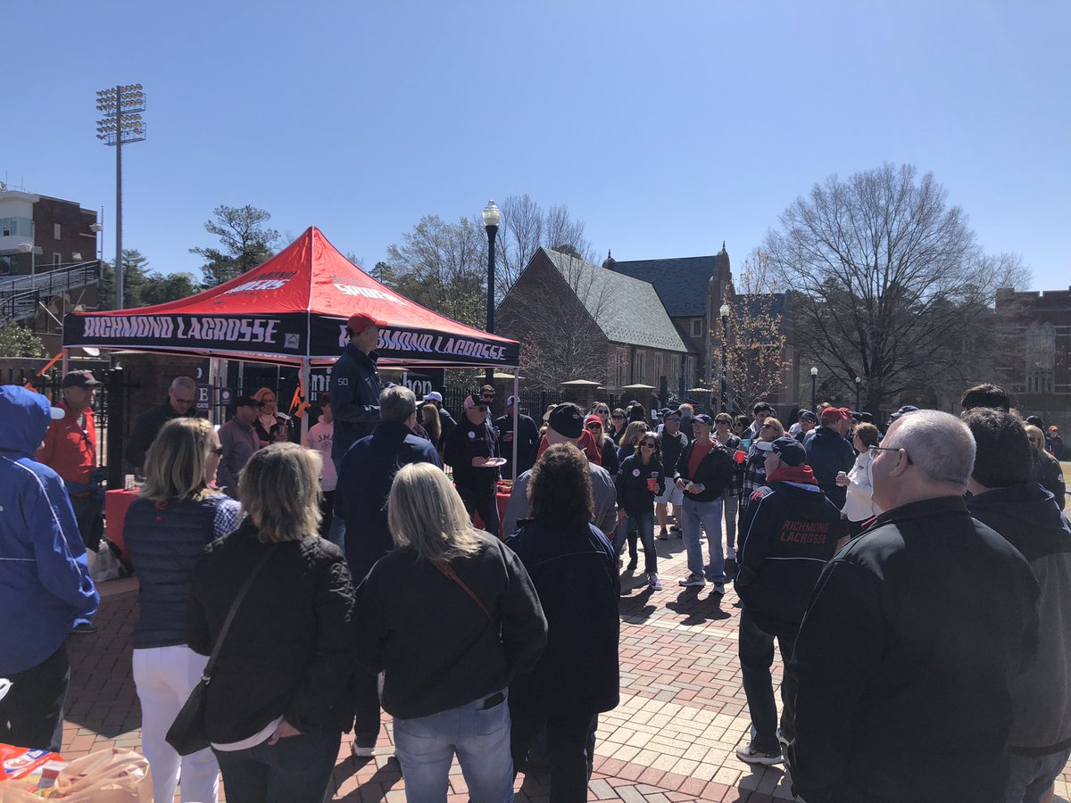 SpiderAthFund's tweet photo. Thankful for our @SpiderMLAX Parents and their support! 🕷#BeatUVA https://t.co/nJdIn3GMGs