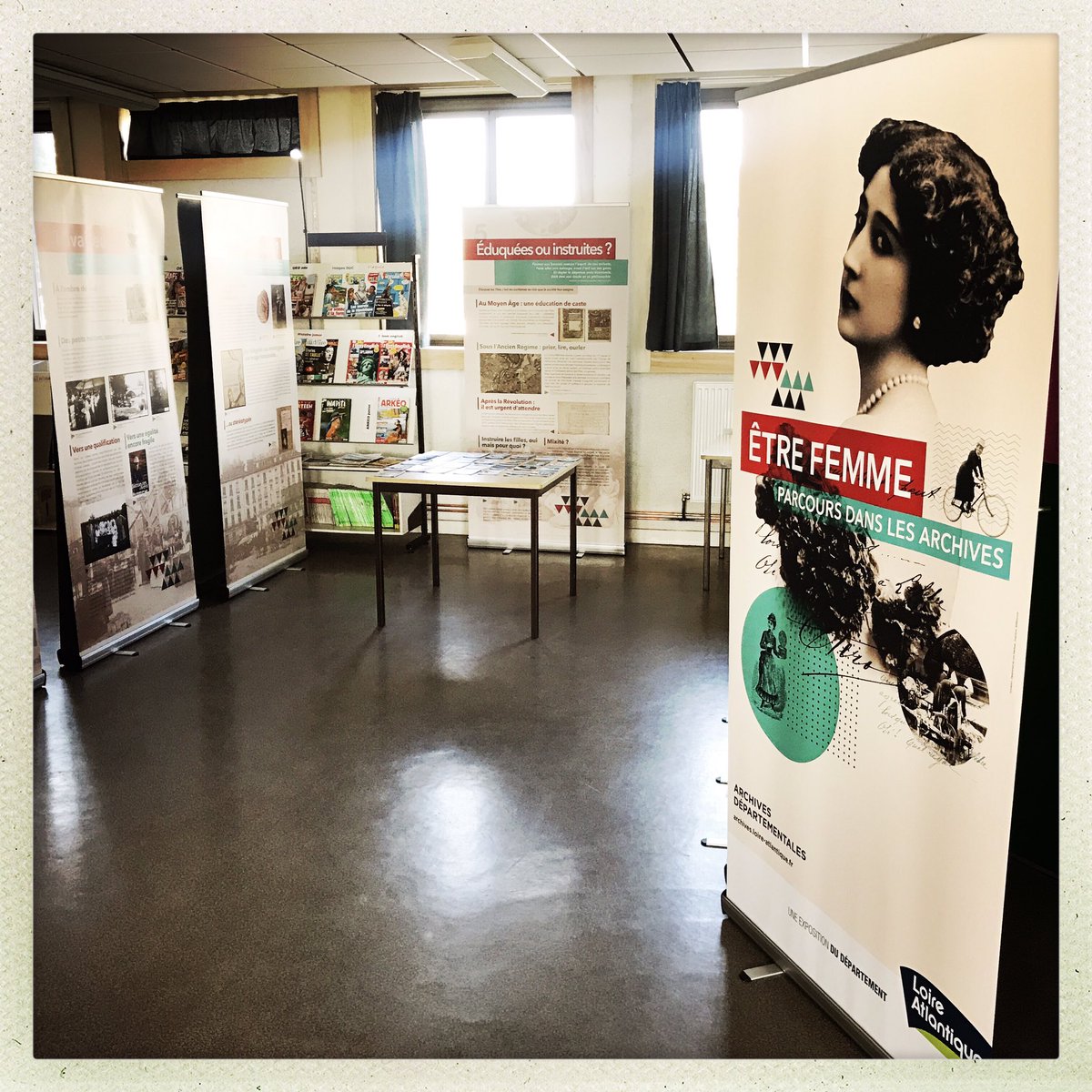 CGalinet's tweet photo. Pour les Portes Ouvertes du collège #Galinetblain, tout le monde est sur le pont! #JPO #mediationparlespairs #classeculturellenumerique #ErasmusPlus #robotique #bienêtre ☀️ https://t.co/Ll20lWVC1r