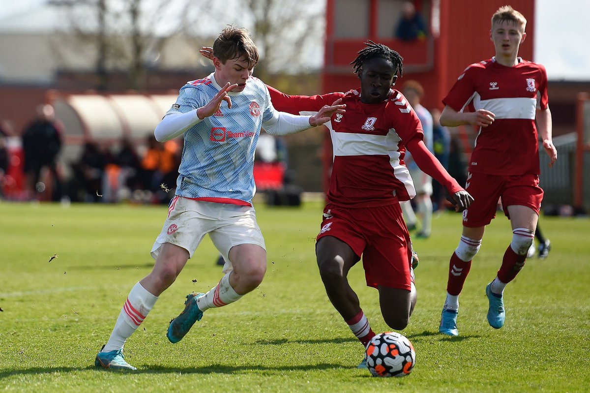 FULL-TIME — Middlesbrough U18s 1-1 Manchester United U18s.

🏆 U18s Premier League North.
🏟 Rockliffe Park.

⚽️ Ajay Matthews 17'
---
⚽️ Joe Hugill 23'

———

Possession: 49%-51%
Shots: 7-13
Shots on target: 3-5
Corners: 2-9
Offsides: 3-0
Yellow cards: 2-1
Fouls conceded: 17-15