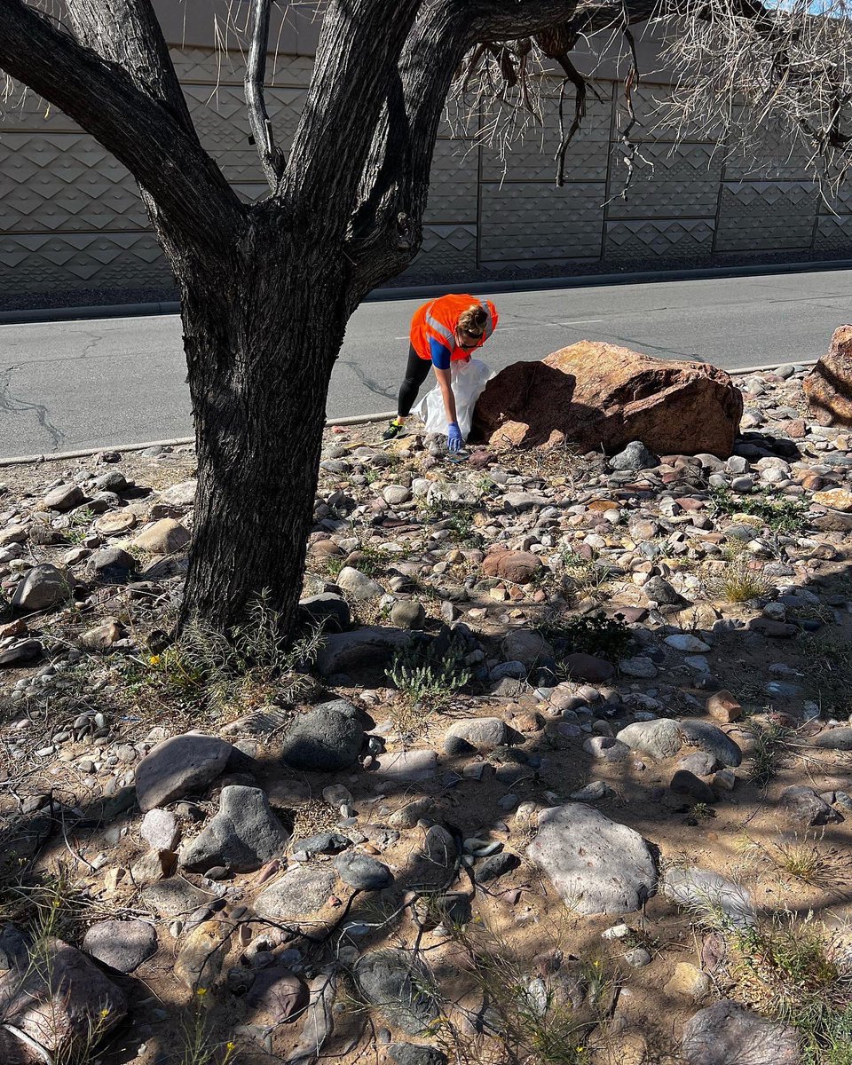 MYA1924's tweet photo. 2022 Adopt-A-Highway Donโt Mess with Texas Trash off in honor of my son and Dad โฅ๏ธ๐
#2022TrashOff
#KeepItCleanTX https://t.co/It9TcL2lNR