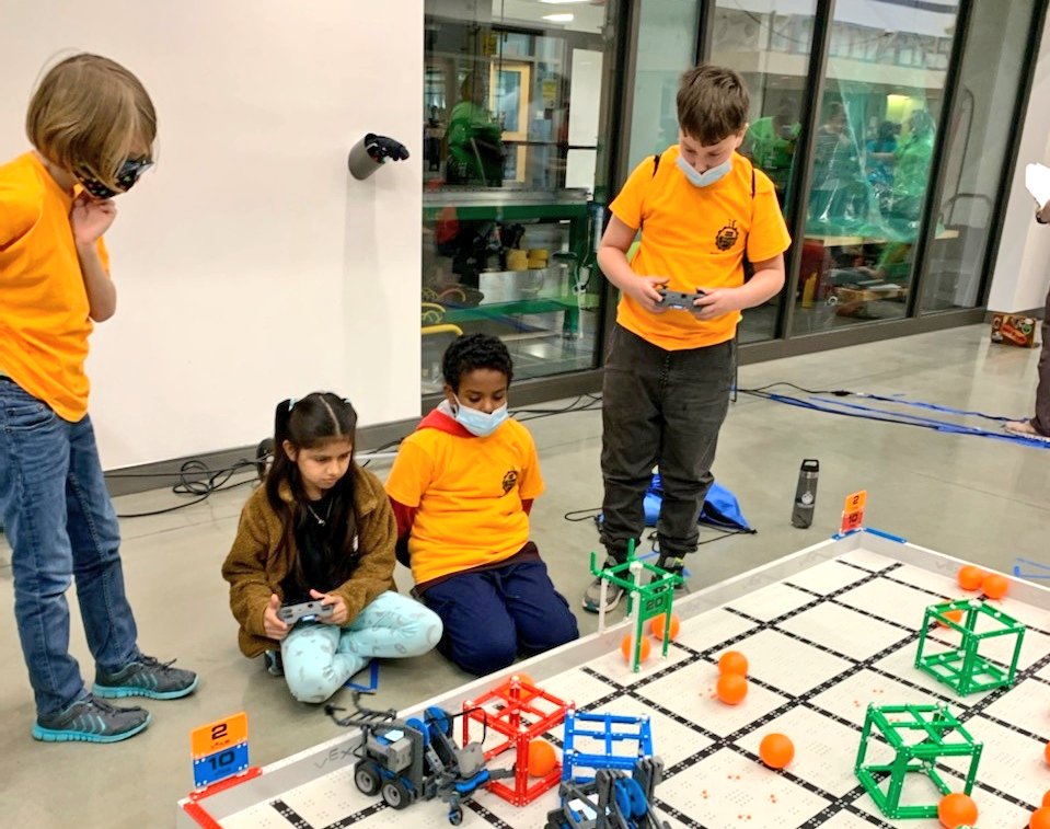 Dr_Mihalik's tweet photo. Shout out to our @SugarlandES PROPEL students &amp; teachers for a great showing at the @PropelLevel Robotics Competition 👏🏻 @SUG_STEAM @Ms__Roseberry @Suglibrary https://t.co/haoCq6lszl