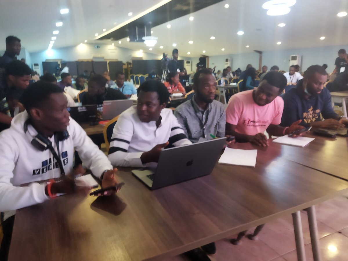 ElukeV's tweet photo. Judges at the #HackWithFileCoin
@Filecoin @Blocverse_ @blockchain_mata @Web3Bridge @betdemand @web3ladies @BlockchainUNN
#buildwithfilecoin https://t.co/spI2LDV8DI