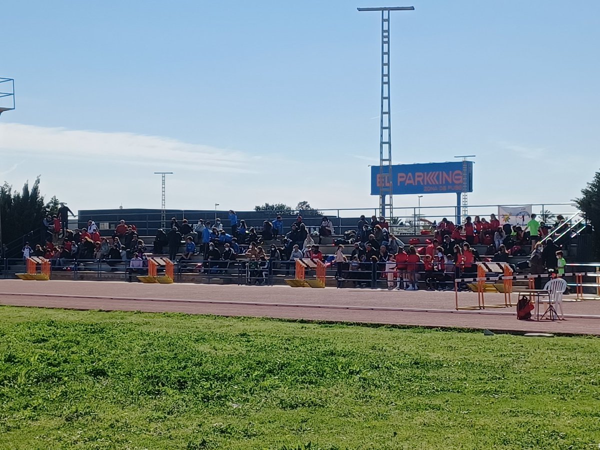 box_diana's tweet photo. Comenzamos la tarde con más de 450 atletas preprados para realizar sus pruebas del Control Provincial por equipos de #Atletismo Sub-14 de los JUEGOS ESCOLARES de la Comunidad Valenciana.
Disfrutando de este deporte!!!!👏👏
Mucha suerte a TODOS!!👍👍👍
#torreviejaesdeporte 
#facv https://t.co/55g4nVP6I6