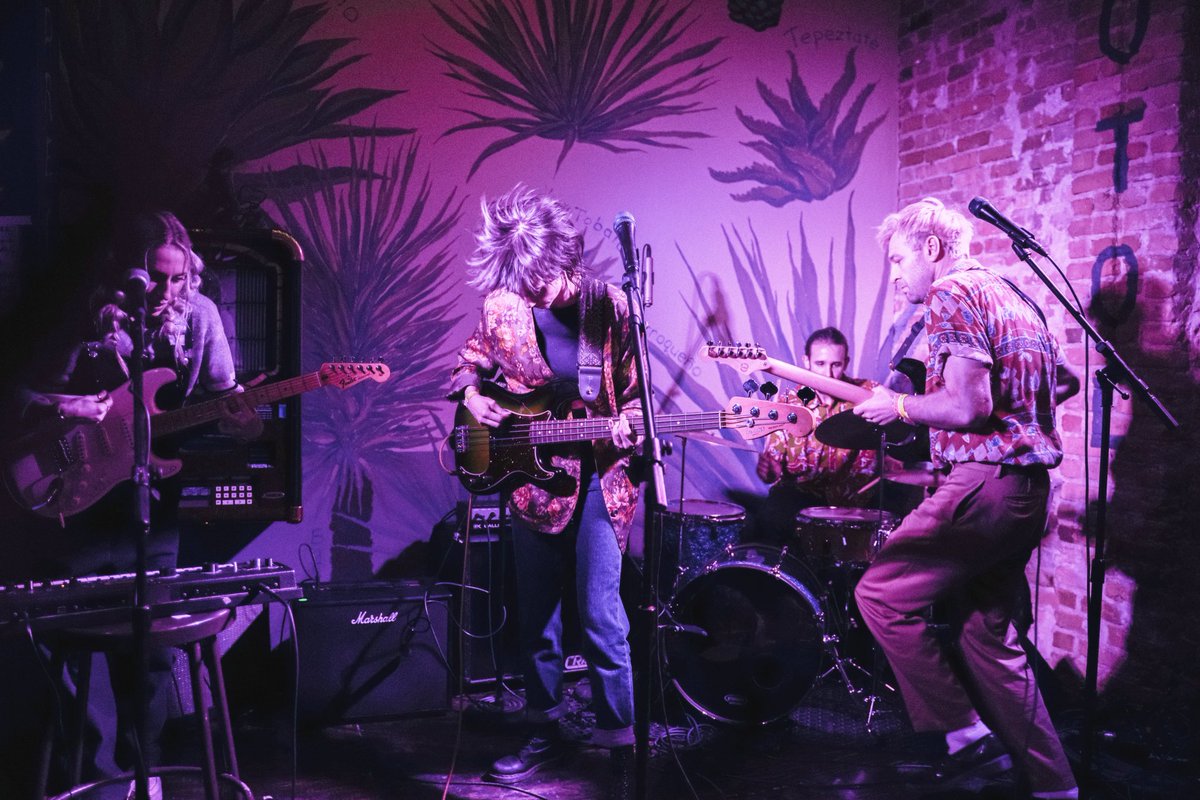 playing Philly for the first time ever tonight - see you at <a href="/OrtliebsPhilly/">Ortlieb's</a> at 7 with <a href="/xixixmusic/">XIXIX</a> and <a href="/Clockwiseonfire/">ClockwiseOnFire</a>