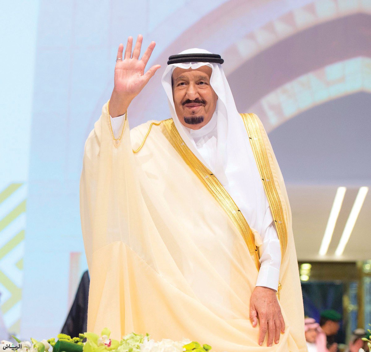 أملنا في الله ثم فيك ياحبيب الشعب أبو فهد
نبي الدراسه عن بعد