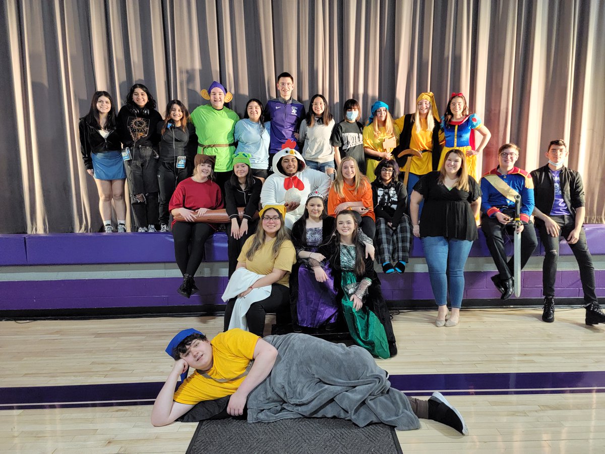 ngpreps's tweet photo. Drama Club put on a show at @TorchAHS:

https://t.co/hKtttebA8n

#HighSchoolConfidential https://t.co/Svl8or24OX