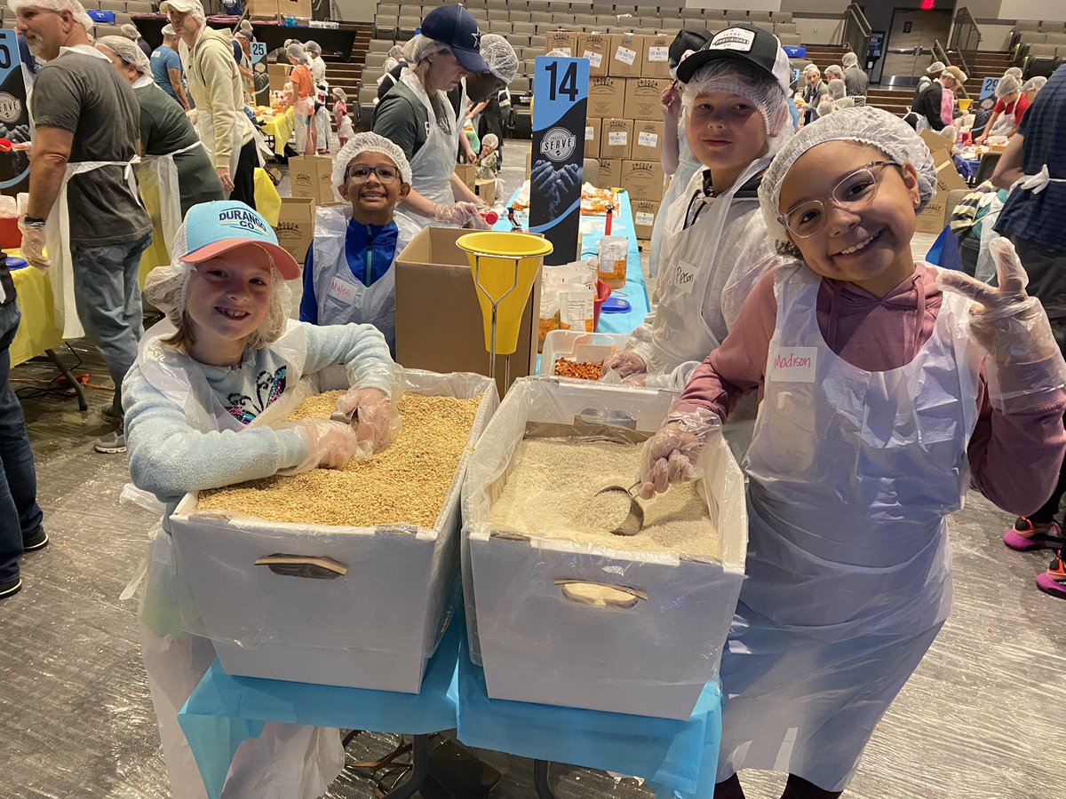 JGreer_08's tweet photo. Thank you @HopeFellowship for the opportunity to serve as a family!! Over 500,000 meals will be sent to Ukraine!!! 🇺🇦 #mealsofhope https://t.co/faDtxLdGOC