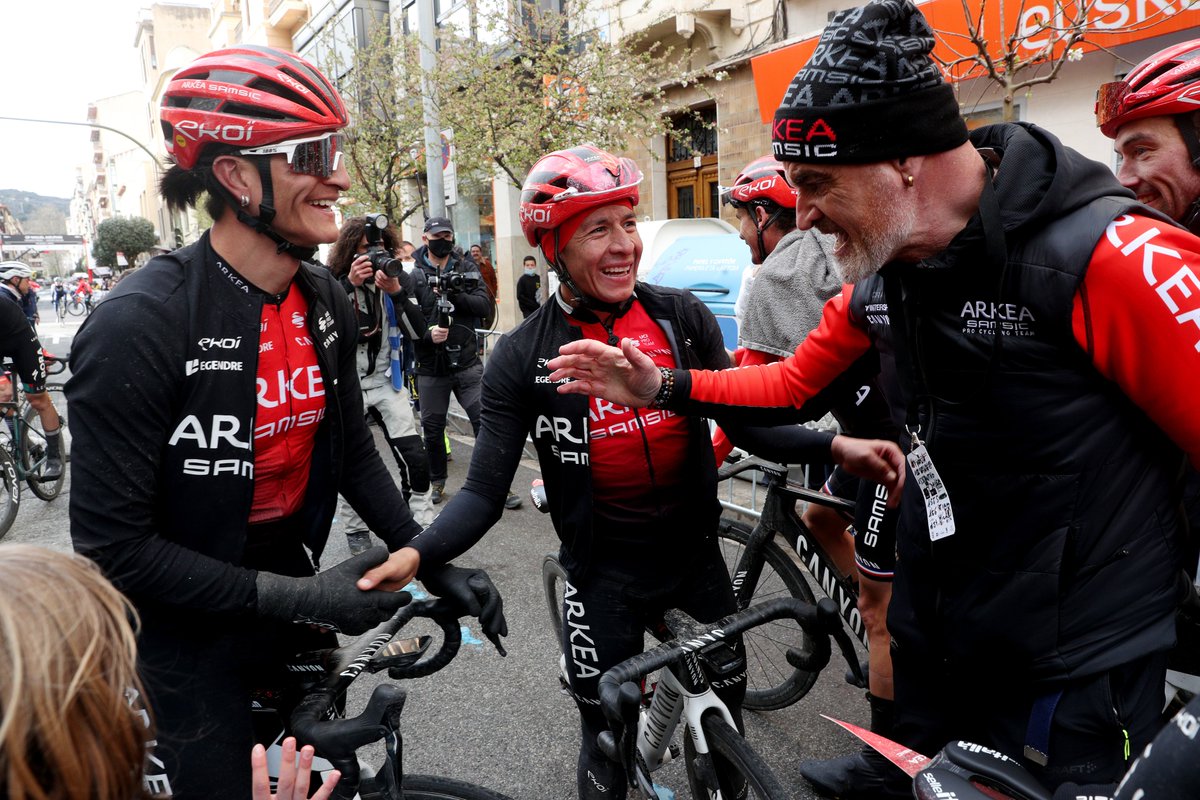 On continue par quoi ? Tenez : de la joie collective ! 🥰