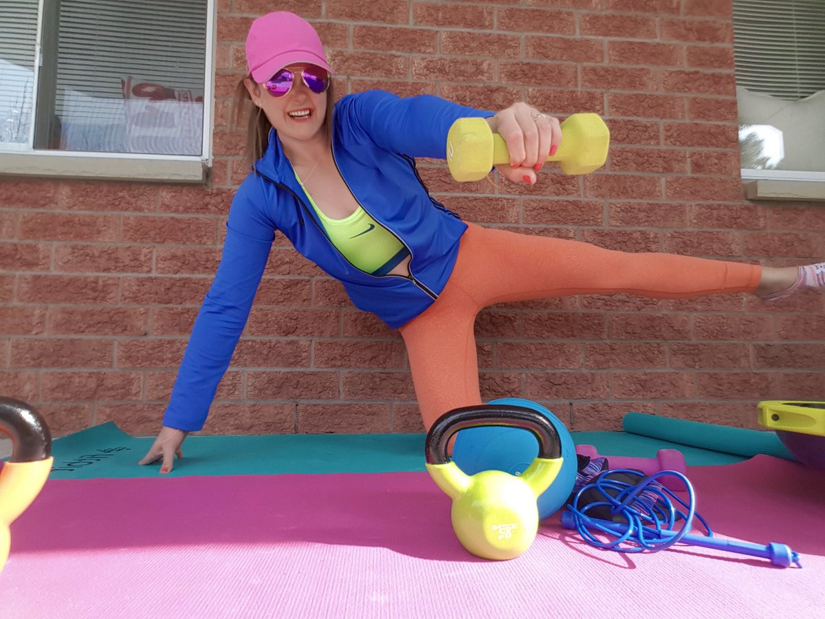 HeyItsMeMissJT's tweet photo. "Talent may get you where you want to be, but attitude and effort will keep you there." #MakeItCount #GetUp #GetOut #PatioFitness #SunnySideUp #FreshAir #MorningVibes #TakeItOutside #SpringTraining #FitGirlsOfTwitter #MyFitLife #VisualSlayer 💪💜☀️😈👊 https://t.co/RXfypnWOV9