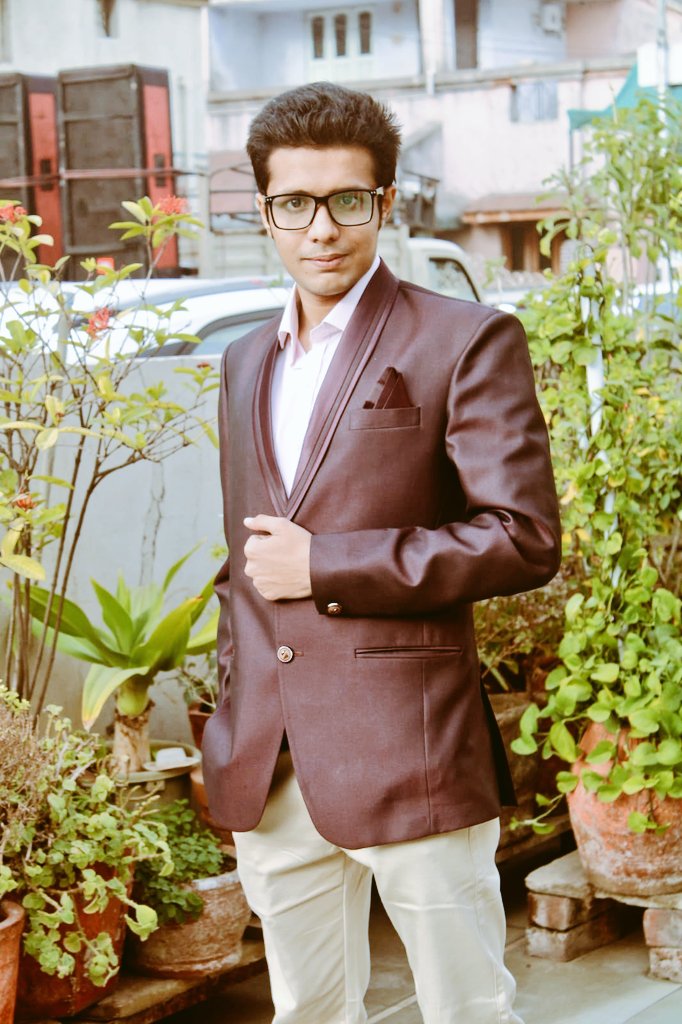 JoshiKrutarth5's tweet photo. Bas Yuhi
#professionaltwitter
#NewProfilePic https://t.co/tYgjmFcVu9