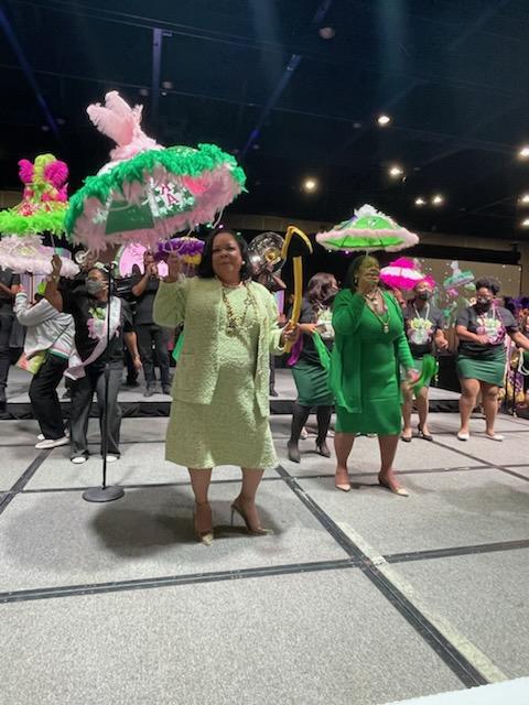 AKABetaPsiOmega's tweet photo. In the weeks following the 90th SCRC, the Beta Psi Omega Chapter continues Reigniting the Flame of Excellence/Sisterhood.
We are so proud of South Central Regional Director, Joya T. Hayes on her Re-election & her conference team.
#AKA1908 #BPOATX #90thSCRC #ReignitetheFlame https://t.co/jsGrDHfquZ