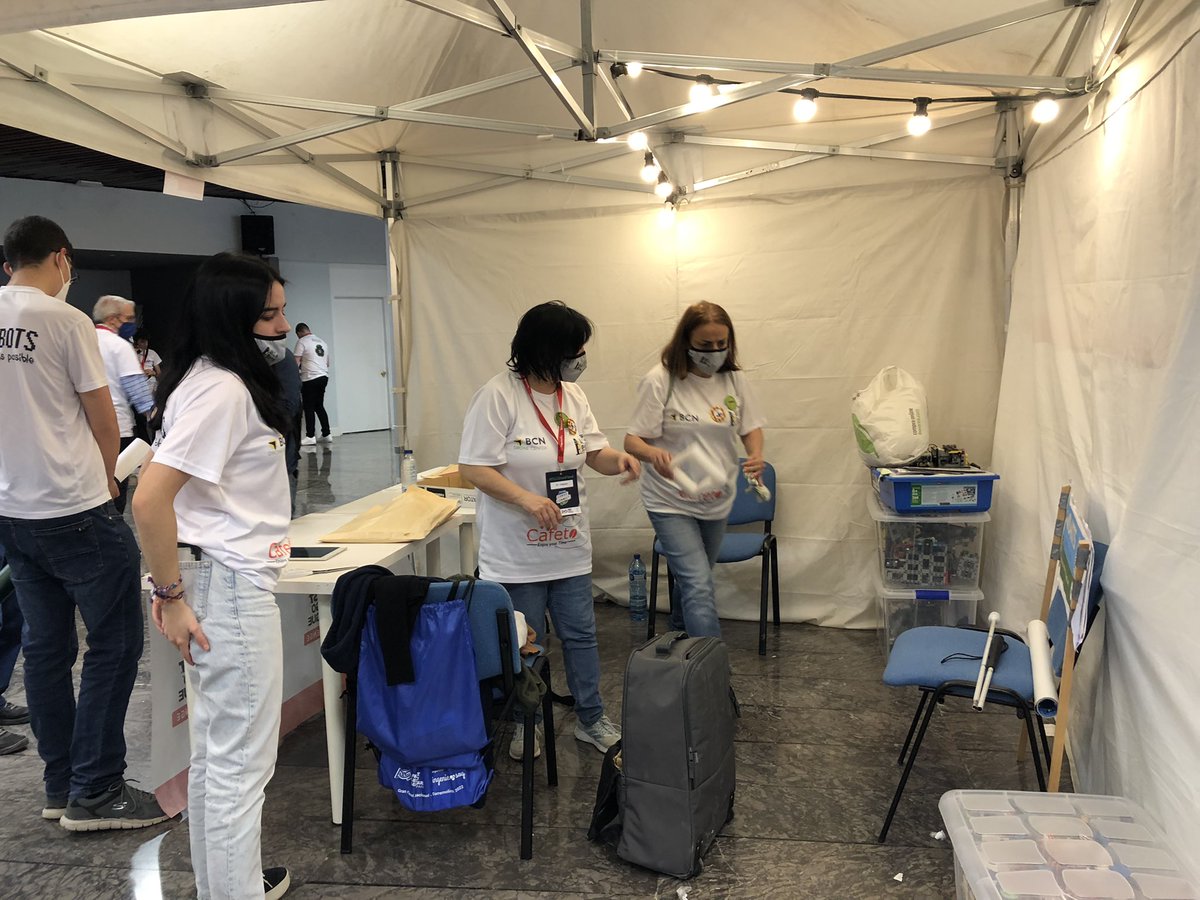 Recollint l estand

@Bcndronecenter_
@fll_spain
<a href="/firstlegoleague/">FIRST LEGO League</a>
@ingenierasoy
@fllmalaga
#Fllgranfinal
#FIRSTFORWARD
#CargoConnect
#FLLCargoConnect
#fllspain
#firstweets