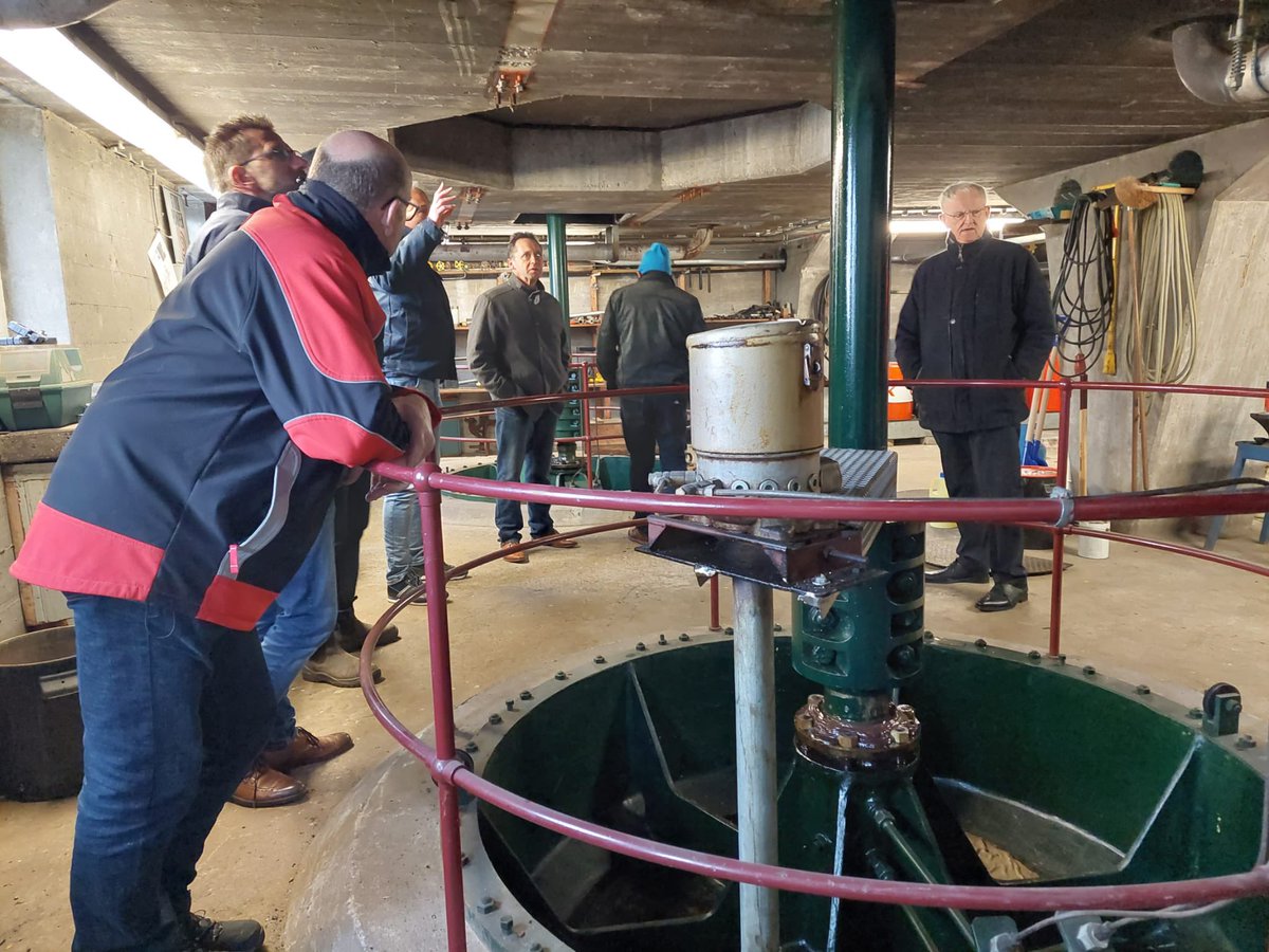 RH_Scholten's tweet photo. Vandaag toelichting op het project #Streuklerzijl #Galgenrak @WDODelta aan onze algemeen bestuursleden
@SGPWDODelta @GBDrOv @WNDODelta @CuWdodelta @AWP_NL @CDAOverijssel @vvdoost @DirkSiert 
Goed om op locatie ook te spreken over #Assetmanagement #projecten #bouwteams #peilbeheer https://t.co/nfT2qrEVck