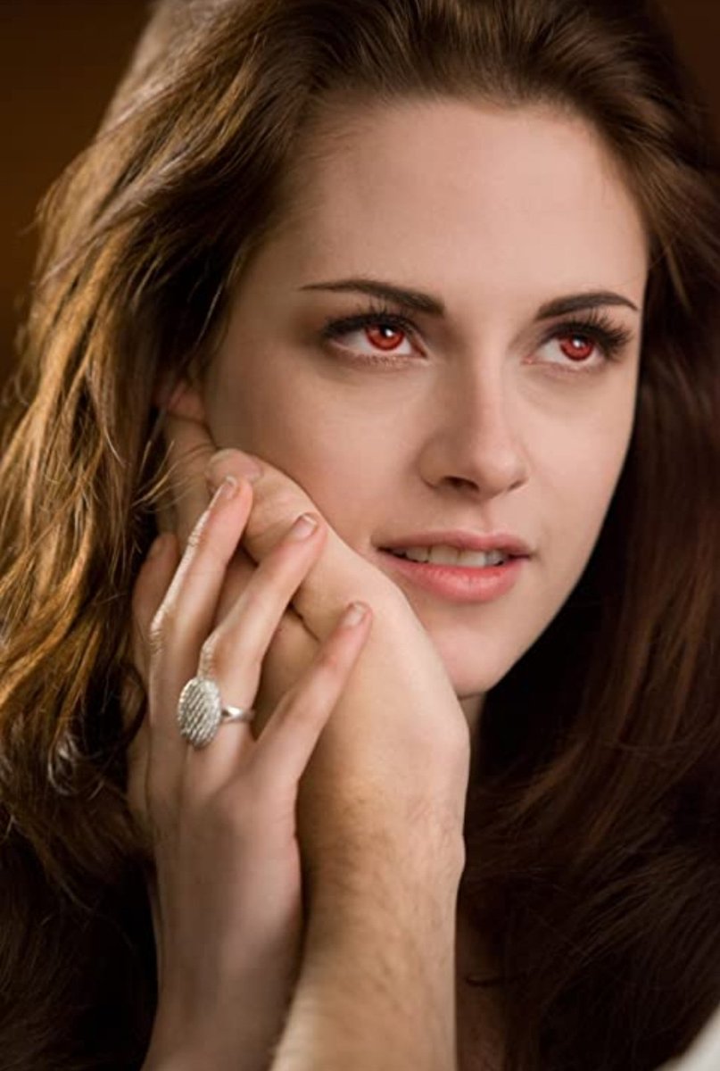 krieligion's tweet photo. Unpopular Opinion: Kristen Stewart was actually perfect as Bella Swan. You're just unfamiliar with the source material and like to follow trends 🥱 https://t.co/KJortGDJUQ