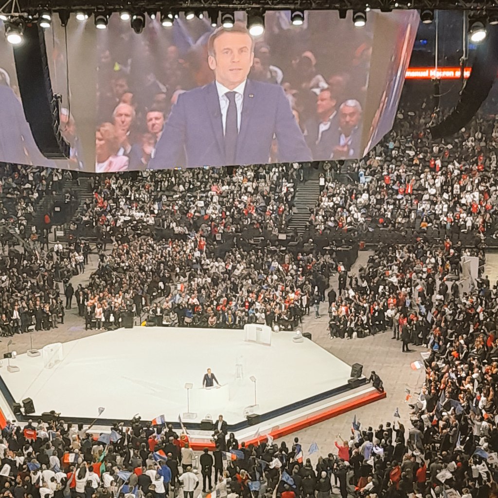 wilcallef's tweet photo. "Liberté, Egalité, Fraternité et Laïcité ! Une devise résolument moderne pour les maux d'aujourd'hui" 🇲🇫🇪🇺
#MacronArena #laDefenseArena
#AvecVous #Universalime https://t.co/ubnvfafpRo