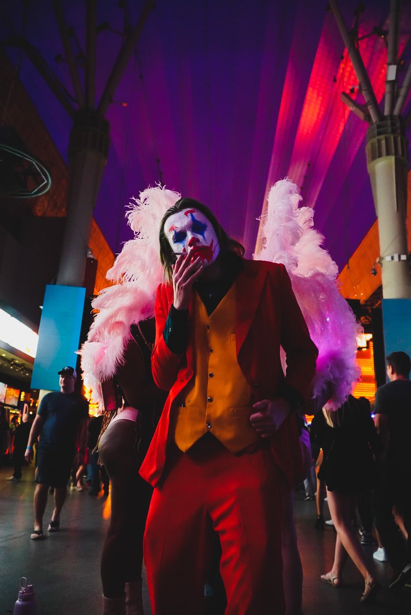 veezo44's tweet photo. The joker 🃏 #photography #photos #streetphotography #streetphotographer #joker #fremontstreet #photooftheday #lasvegasphotographer #lasvegas https://t.co/GHF5bvK5k6