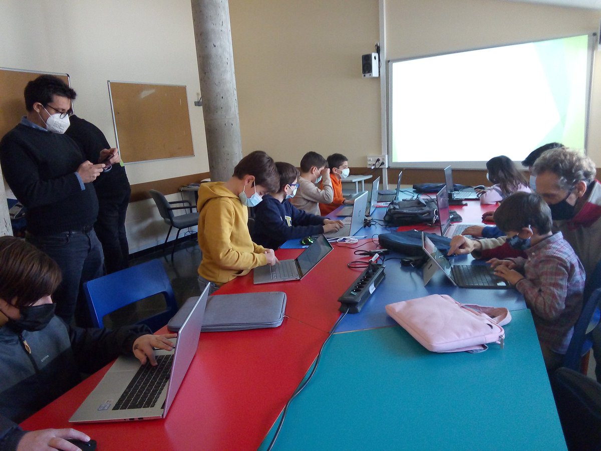 majadajoven's tweet image. Sabado de 11h a 13h en el #coderdojomajadahonda con una actividad de programacion muy chula... ¡Rubber duckie digispark!Informate en #actividadesmajadajoven