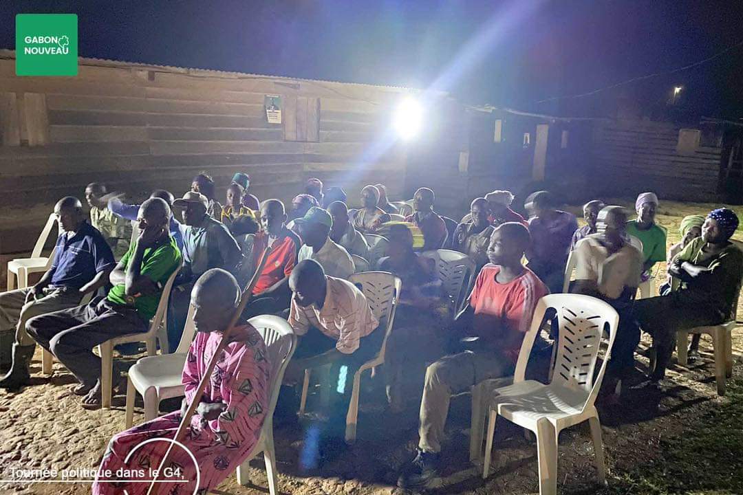 mikejocktane's tweet photo. Hier soir, dans la région de #Guiétsou, nous avons pu noter l’enthousiasme des populations de #Idemba de #Guiétsou et de #Ilendo, ceci malgré les intempéries et le mauvais état de la route. 
Maintenant, servons le Gabon!
#MikeJocktane https://t.co/N37JEdZFha