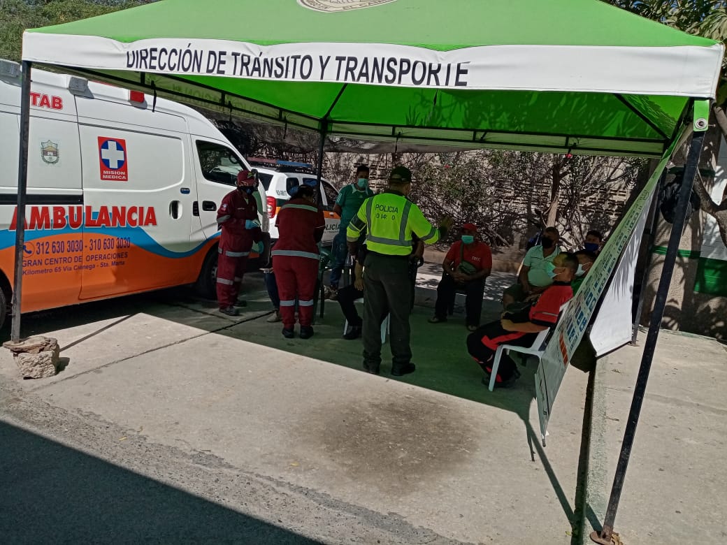 RUTADELSOLII's tweet photo. Ten en cuenta de todas las recomendaciones que te brinda la policía de carretera con el apoyo de la concesión ruta del sol II, donde les brinda toda la asistencia vial, pensando en su seguridad y la de los demás. https://t.co/cNrnPMLrNY