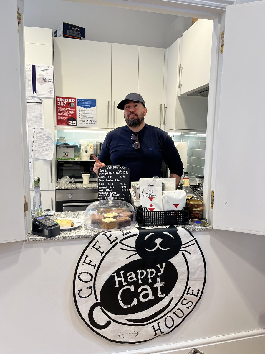 Just behind the Newington Green Meeting House, on Church Walk, is a small but friendly new coffee place, Happy Cat Coffee, run by David