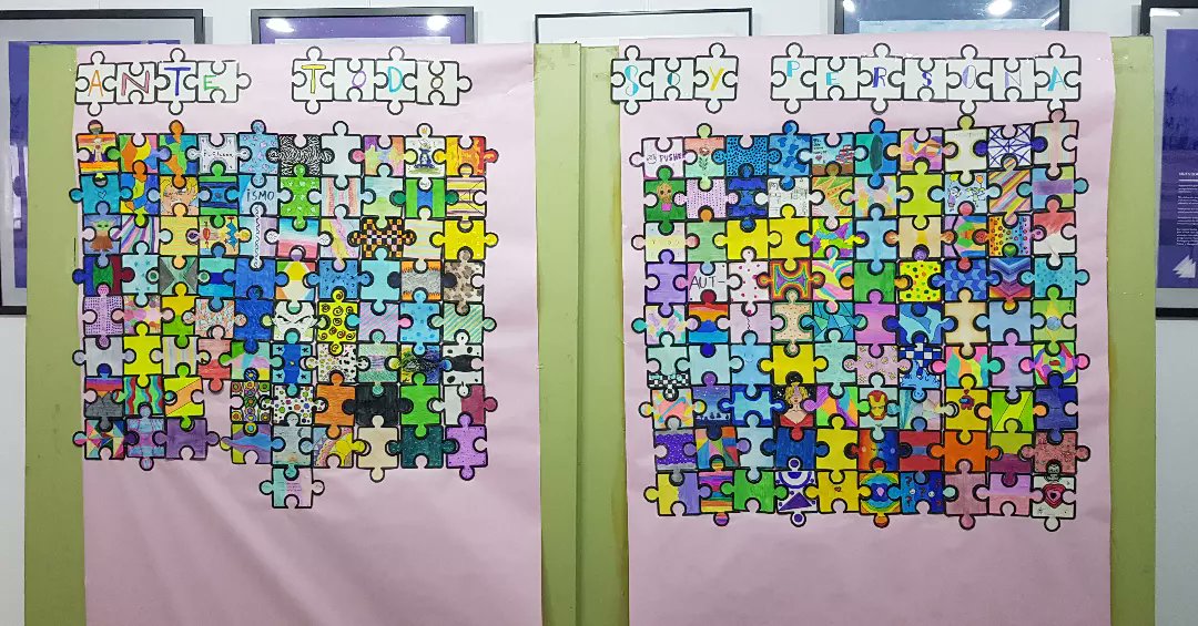 iesginer_org's tweet photo. Ante todo soy persona.
Con este simbólico puzzle hecho entre todos conformando un precioso mosaico, hemos querido conmemorar el día internacional del autismo. 
La diversidad nos enriquece y nos hace más grandes. Nuestro aula TEA es todo un referente.
#diadelautismo https://t.co/FA5parA53K