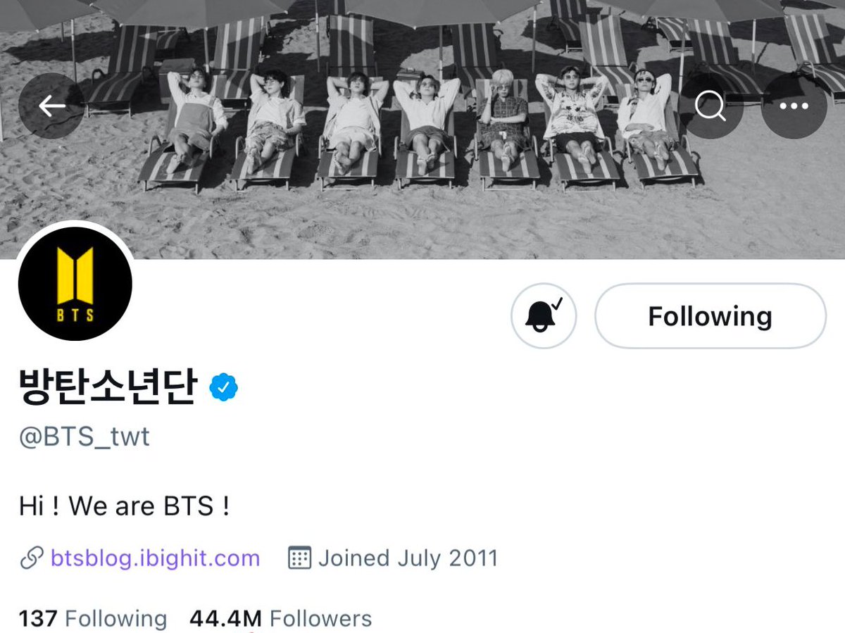 kkukstudio's tweet photo. this was your layout before @BTS_twt https://t.co/gVhXEVe7pA
