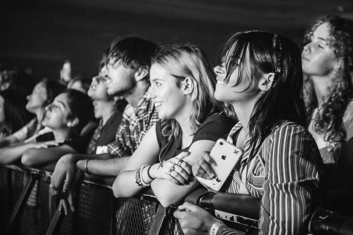 Cc95464326's tweet photo. Great Southern Nights attracts a large number of music lovers and music industry insiders. This will create employment opportunities for artists and staff and generate income for the venue. This event will stimulate economic and social development for tourists in NSW. #MECO6900 https://t.co/QFkto3GiK5