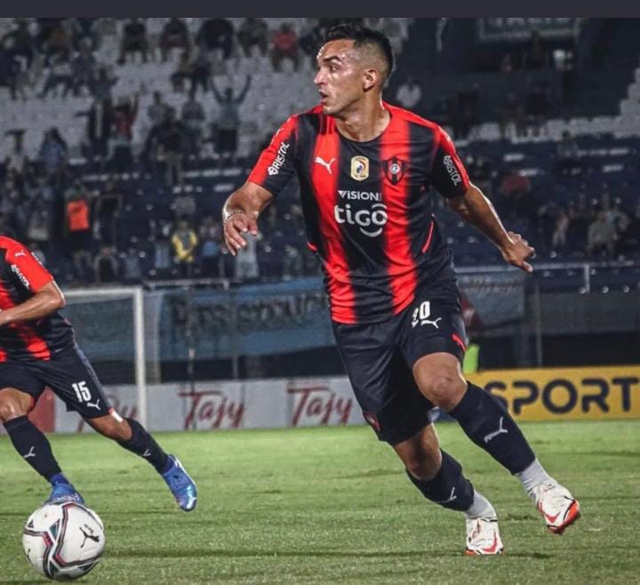 #Cerro_Porteño
Con la baja confirmada de Alfio Oviedo, el profe Chiqui cuenta en ofensiva con Marcelo Moreno Martins, Sergio Diaz y Fernando Romero para el el clasico.

Esperando el informe medico oficial, Alfio estaria con una rotura fibrilar.

<a href="/DeporteTotal780/">Deporte Total 📻⚽️🇵🇾</a>