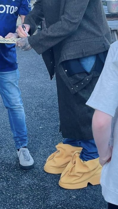 Badly Dressed Footballers tweet media