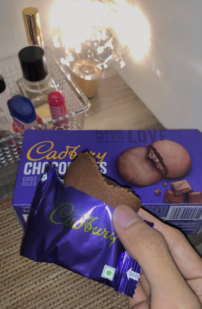 notmijiiii's tweet photo. Wehhhh cadbury cookies ni SEDAPPPPPPP!!

Aduhh makan puas2 lu sebelum puasa 🤧 https://t.co/AV1KuBWNfc