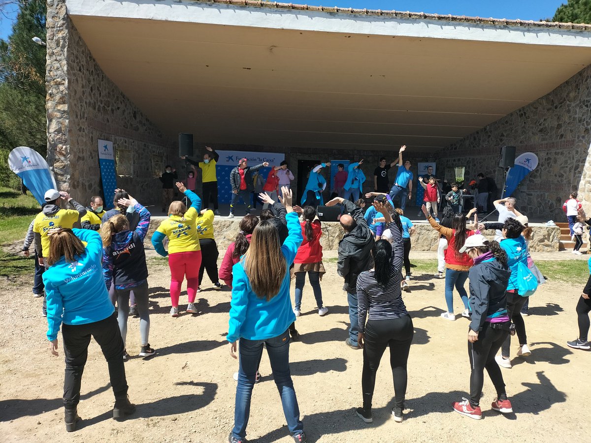 Cesarjimenoo's tweet photo. El #VoluntariadoCaixaBank de #CastillaLaMancha vuelve a celebrar la Vía Verde de la inclusión, con más ganas que nunca.Maravilloso día de paseo y fiesta.Graciss a @ApanasToledo, Aurelio de León,Cruz Roja Talavera,@GCecap,#AFANNES y @Apandapt. https://t.co/RsWIaWJbzh
