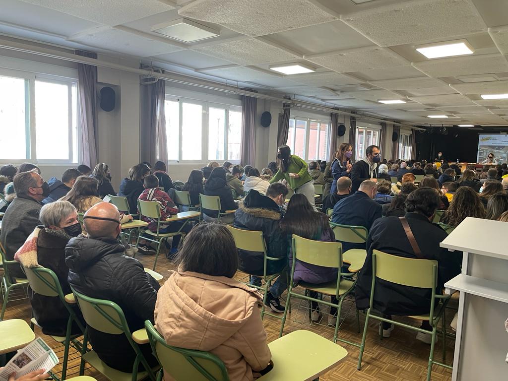 iesginer_org's tweet photo. Lleno total en las dos jornadas de puertas abiertas de nuestro centro. Nuestra diferenciada oferta con sección lingüística de alemán y bachillerato de artes sigue siendo una apuesta de futuro. Muchas gracias a las familias asistentes.
 #familiaGiner
#GinerArte #SeccionAlemanGiner https://t.co/dCCIk9cJJs