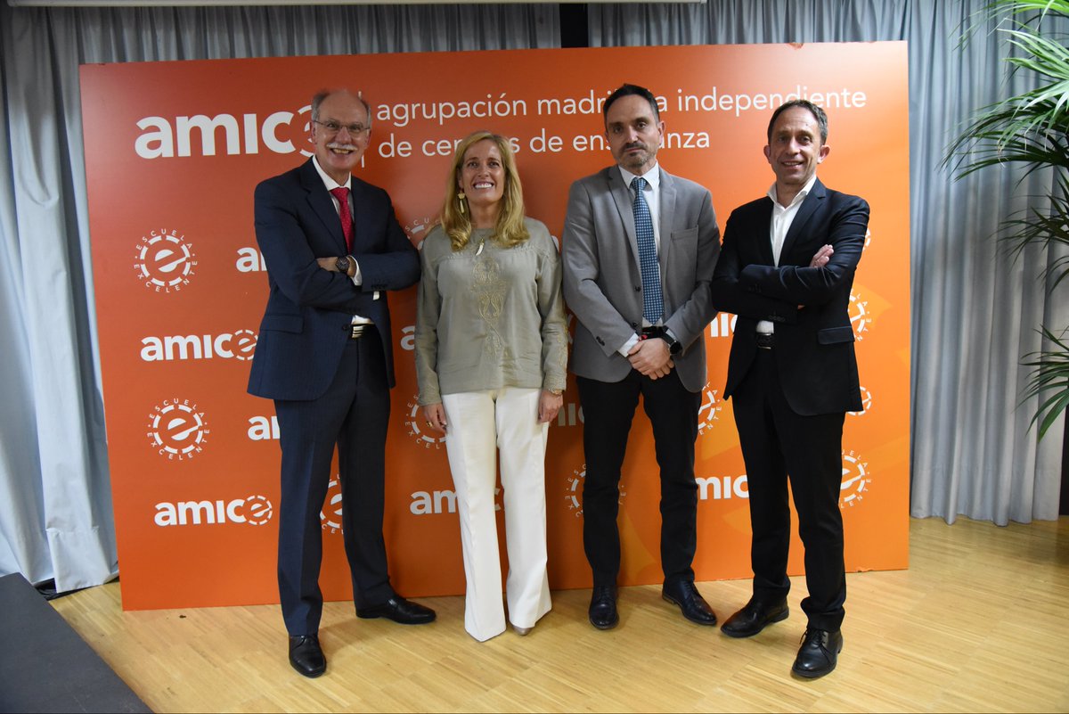 EExcelente's tweet image. Venimos para sumar más consenso, más diálogo, más escucha. Y agradecemos la invitación que nos lanzó @blondieconomics para #proponer, #escuchar y llegar a #acuerdos. Siempre lo hemos hecho y siempre nos hemos sentido así con @MCLA73. Gracias a ambos.
#VenimosParaSumar @Emilio_FZ