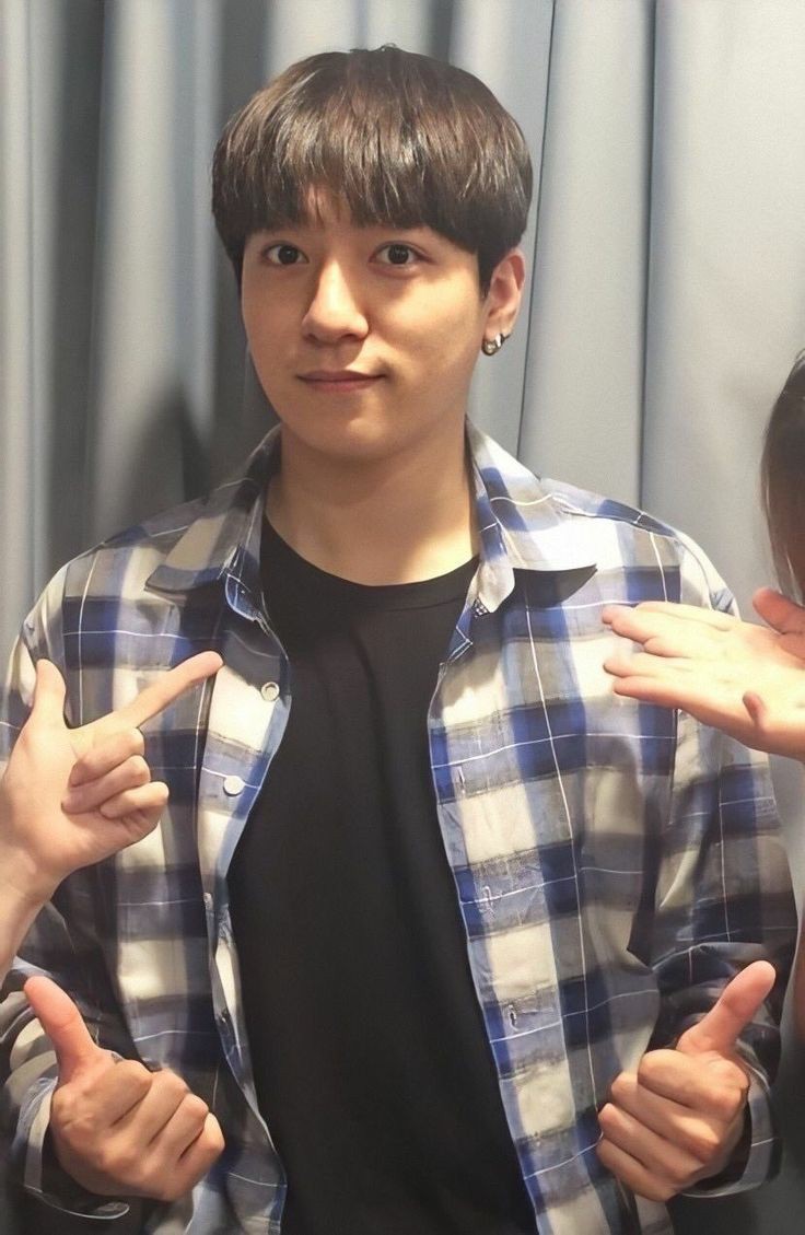 dailybobsungjin's tweet photo. 🙂🙂 https://t.co/Q9DU97MWEc