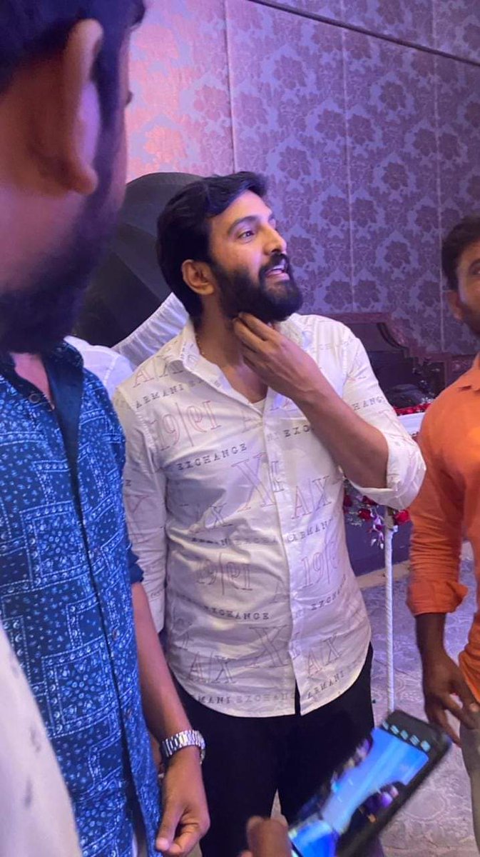 Santa_Thiru143's tweet photo. Good night friends 😻❤ 

#Santhanam #GuluGulu #AgentKannayiram @iamsanthanam  💞💞💞 https://t.co/qbMsXwId3S