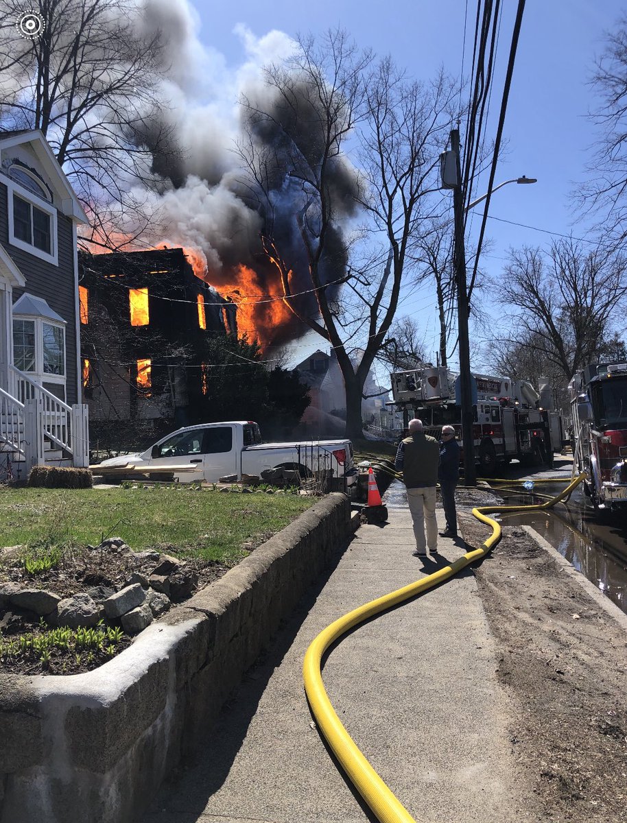brahp's tweet image. Lynn Mass. 4th alarm.