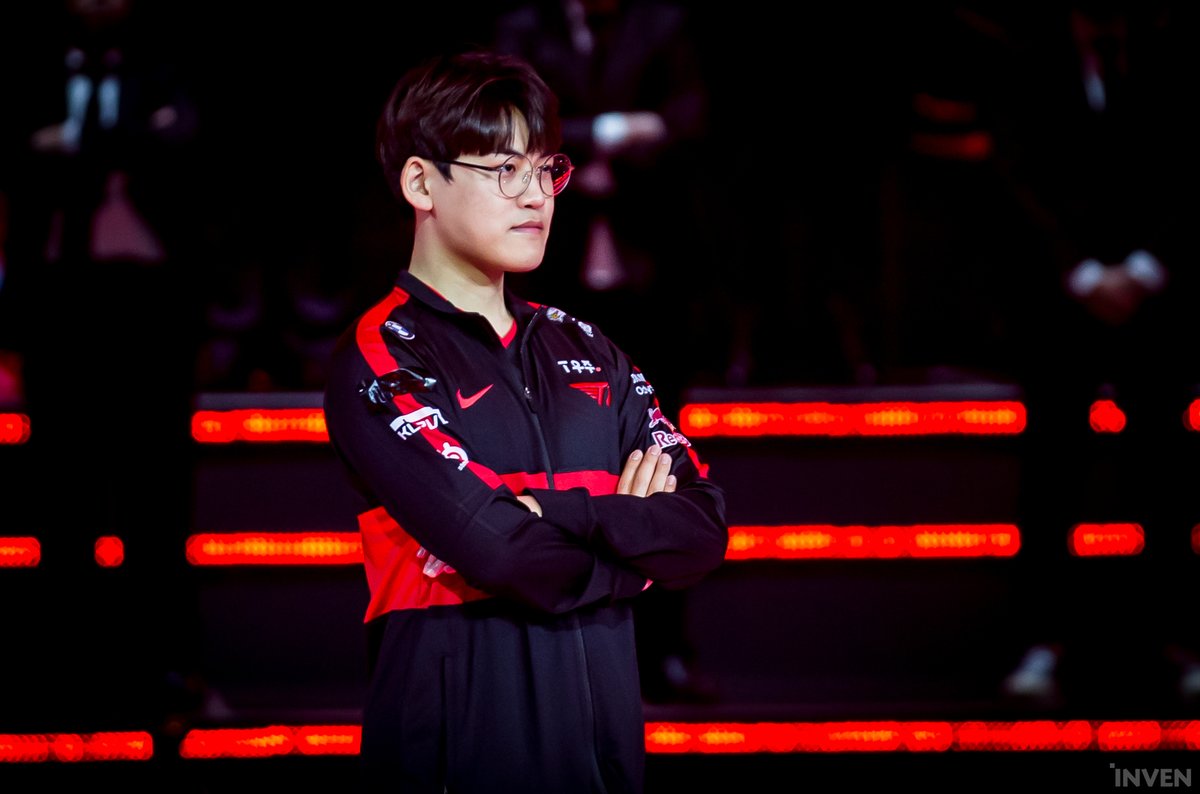 akali_roll_back's tweet photo. #LCK 결승 (1) https://t.co/F2VWlwezjp