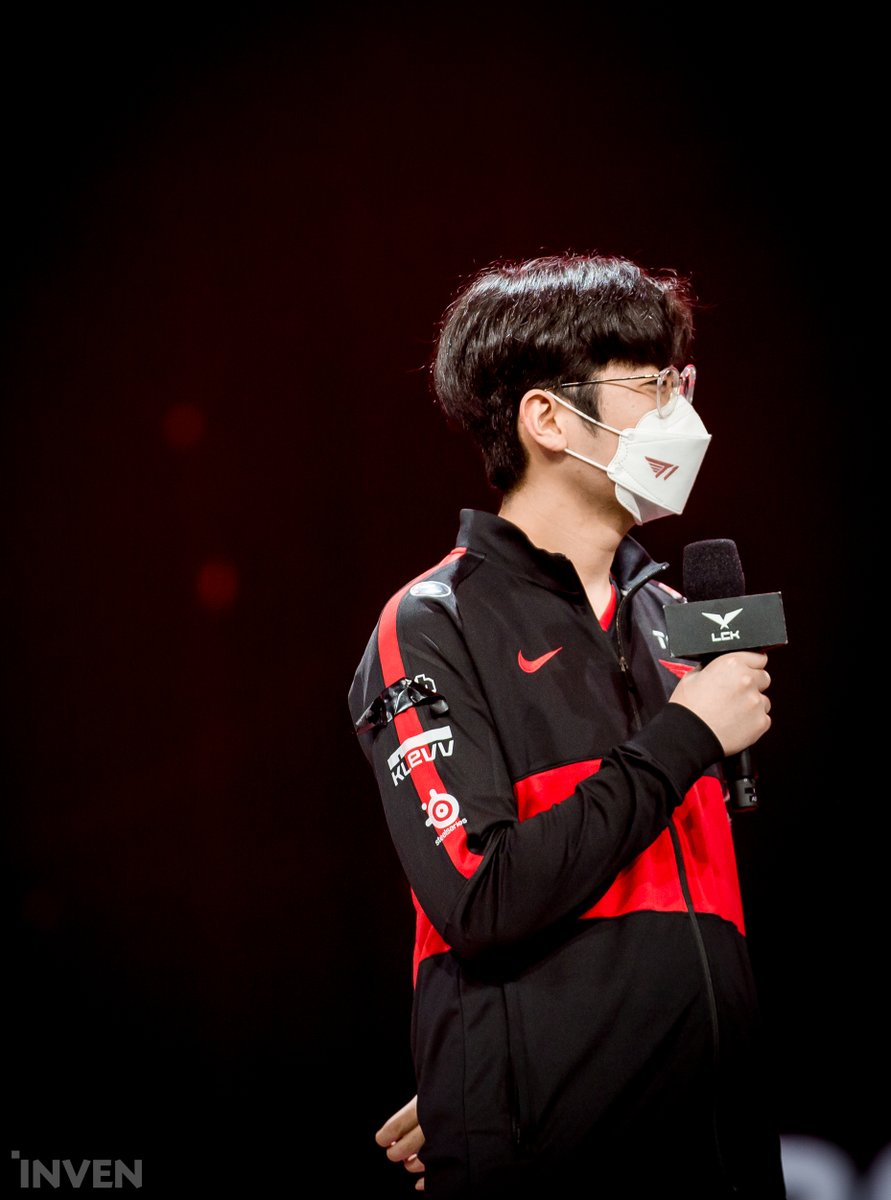 akali_roll_back's tweet photo. #LCK 결승 (5) https://t.co/pfgrPSPOw1